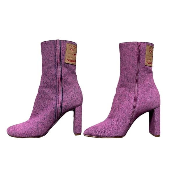 NEW Y/Project Pointy Patent Ankle Boots In Fuchsia - Picture 9 of 16